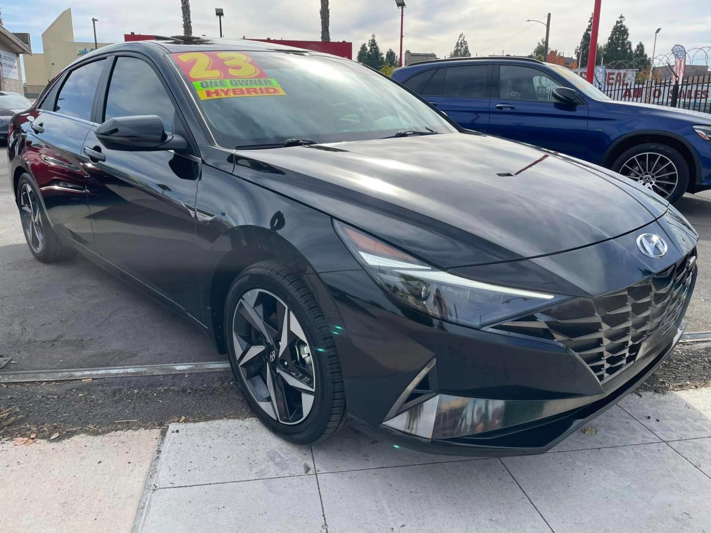 2023 BLACK /GRAY Hyundai Elantra Limited HEV Sedan 4D (KMHLN4AJ8PU) with an 4-Cyl, Hybrid, GDI, 1.6 Liter engine, Automatic, 6-Spd EcoShift DCT transmission, located at 744 E Miner Ave, Stockton, CA, 95202, (209) 944-5770, 37.956863, -121.282082 - PLUS TAXES AND FEES - Photo#0